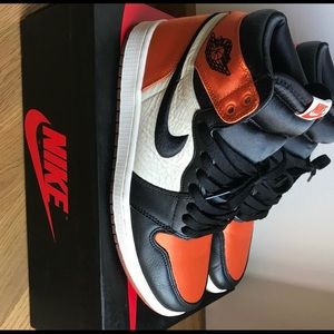 AIR JORDAN 1’s SHATTERED BACKBOARDS OG